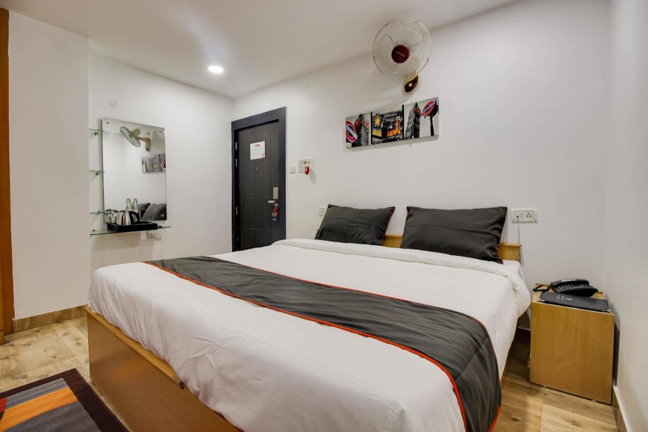 Oyo 2794 Hotel Plaza Inn Guwahati Luaran gambar